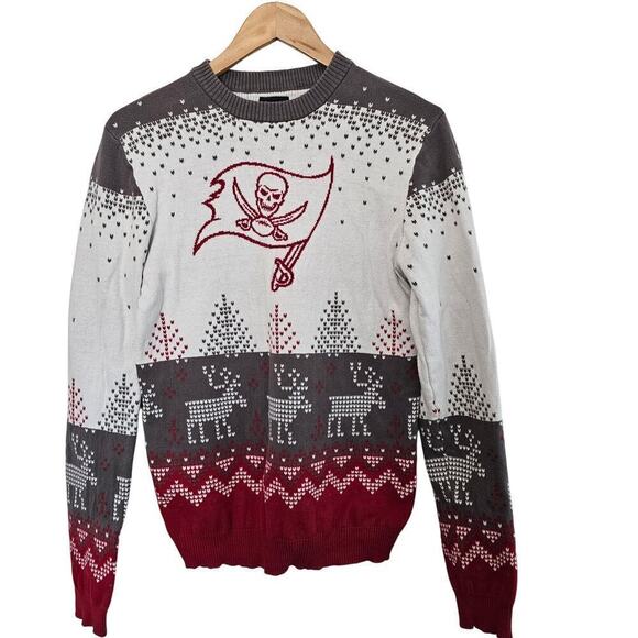 Tampa Bay Buccaneers NFL Sweater Womens Small Red Soft Winter Football Bucs Deer - Picture 1 of 10